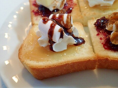 ミルクジャムとマシュマロとチョコシロのミニトースト